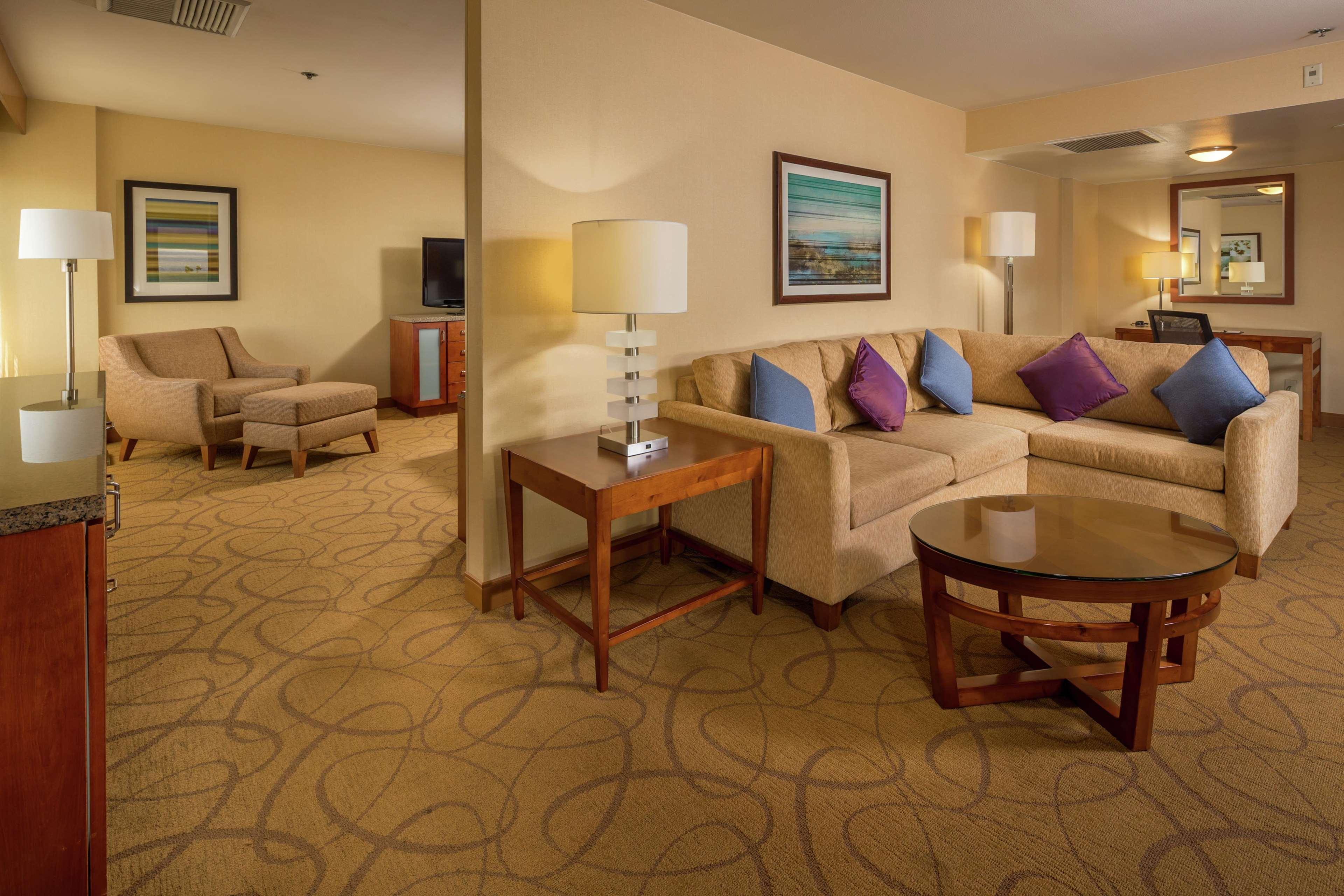 Doubletree By Hilton Carson Otel Dış mekan fotoğraf